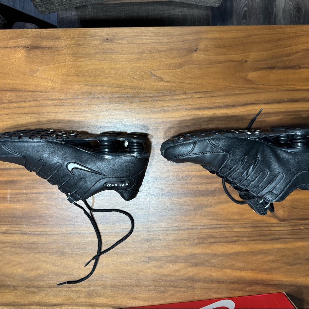 NIKE SHOX NZ EU w/original box

Shoes are in excellent condition. - Picture 3 of 8